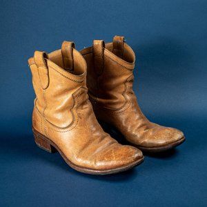 Frye Carson Shortie 6.5